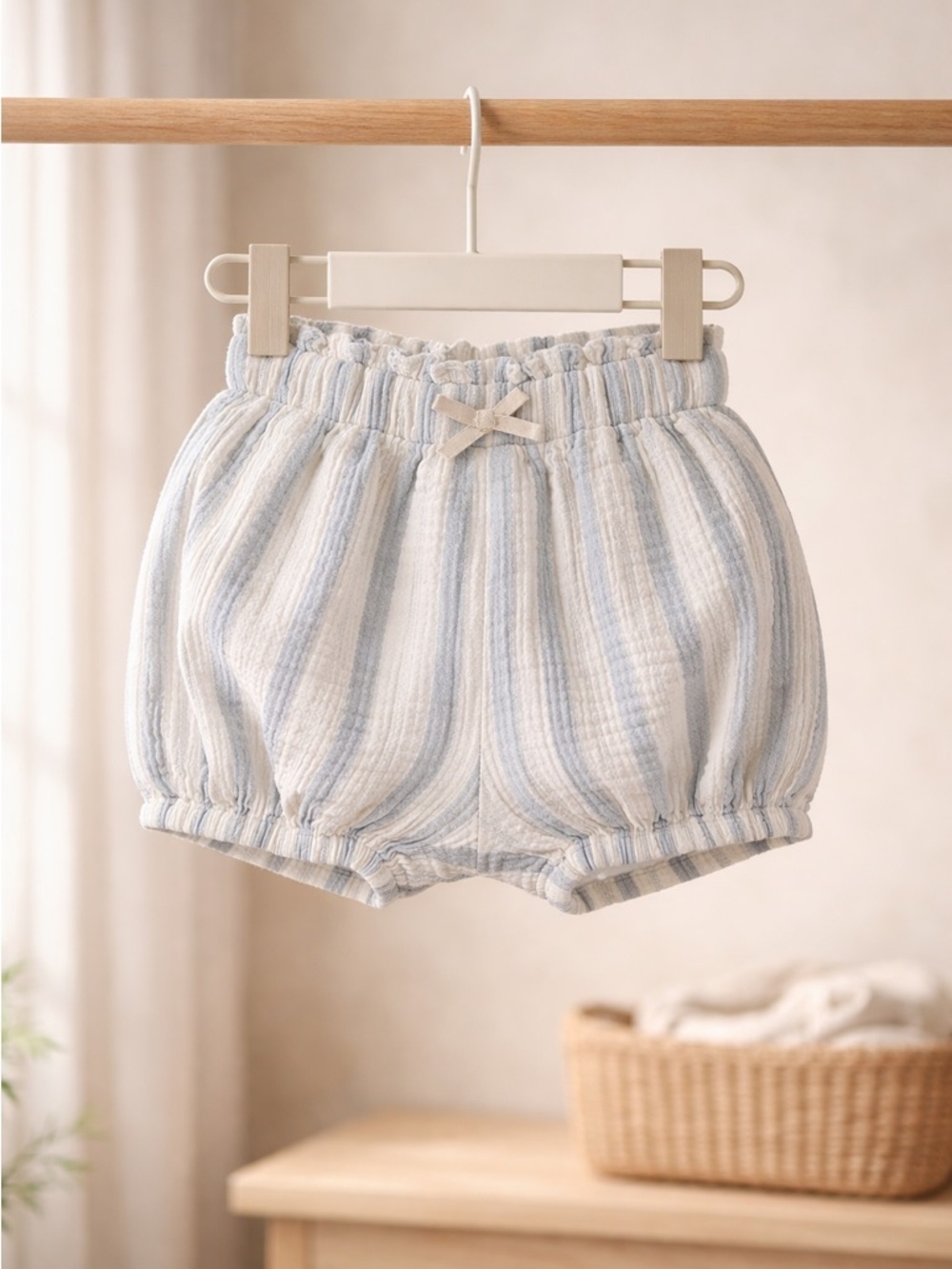 NWOT. Chelsea & Violet Baby Girl Striped Blue and White Bloomers - Size 24M